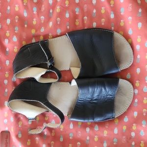 Zeazoo barefoot mary janes leather size 40 blue vibram